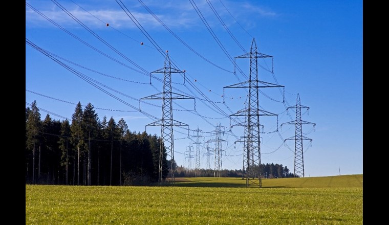 L'Ufficio federale per l'approvvigionamento economico del Paese (UFAE) ha da tempo lanciato l'allarme di una penuria di elettricità. (Immagine: Daniel Kreienbühl/adobestock)