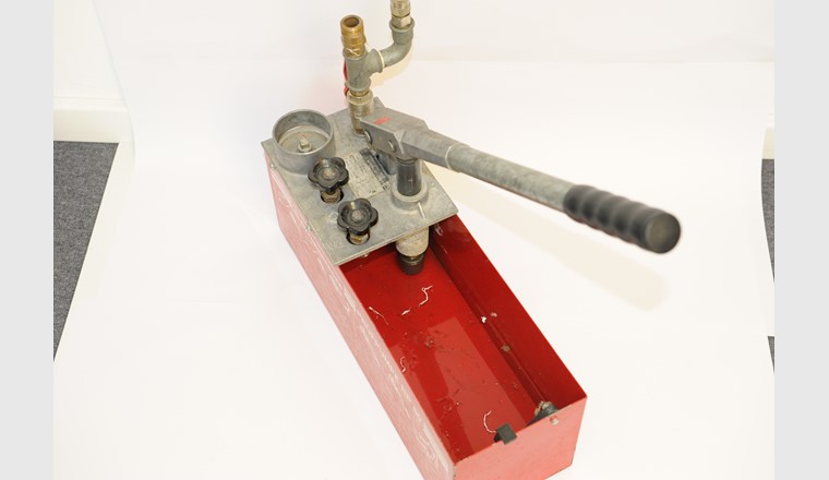 Die Verwendung einer verunreinigten Druckpumpe kann auch zu einer Verunreinigung der Trinkwasseranlage führen.