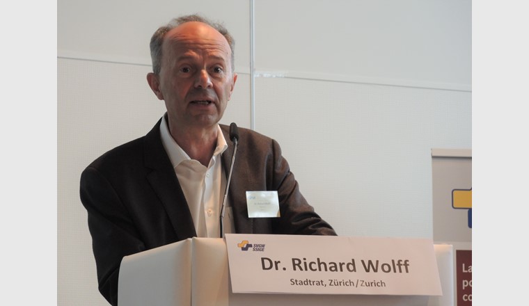 Stadtrat Richard Wolff orientierte über die Wasserqualität im Zürich See.