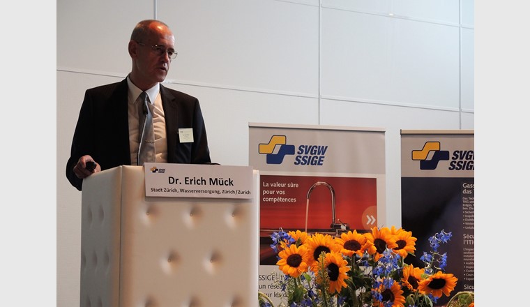 Erich Mück, der Direktor der Wasserversorgung Zürich (WVZ), stellte sein Unternehmen vor.