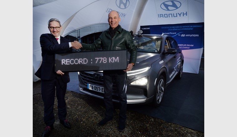 Bertrand Piccard schafft mit dem Hyundai NEXO neuen Strecken-Weltrekord für Wasserstoff-Elektrofahrzeuge. (Bild: Hyundai)