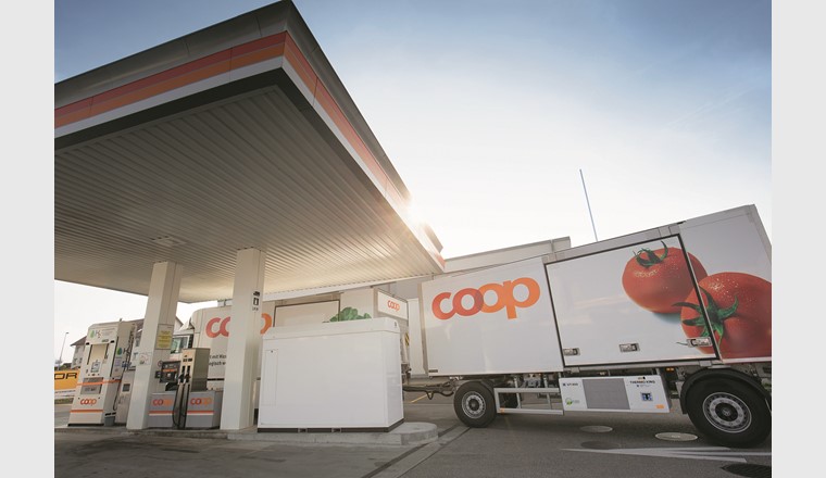 Betankung eines Wasserstoff-Lastwagens an der Tankstelle von Coop in Hunzenschwil. (Bild: Coop)