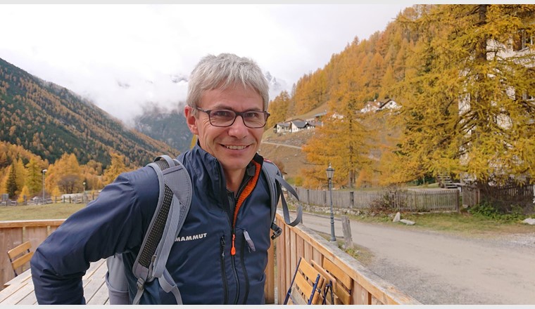 Empa-Forscher Dominik Brunner ermittelte die Umweltverschmutzung mit Nanoplastik in den Alpen. Bild: Empa