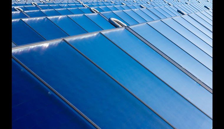 Énergie renouvelable dans les réseaux thermiques - Le projet européen RES-DHC en Suisse:  Activités depuis le lancement du projet et perspectives. (Photo: © Uwe, Adobe Stock)