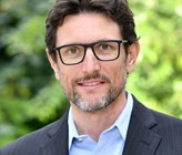 Michele Broggini, AIL SA, ist Vorstandsmitglied des SVGW und hat den Vorsitz der Berufsbildungs-Hauptkommission (B-HK). Michele Broggini, AIL SA, ist Vorstandsmitglied des SVGW und hat den Vorsitz der Berufsbildungs-Hauptkommission (B-HK).