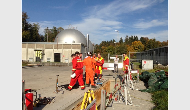 Gasfachleute, die an oder im Bereich von gasführenden Anlagen arbeiten, sind einer erhöhten Brand- und Explosionsgefahr ausgesetzt. (Bild: ©SVGW)