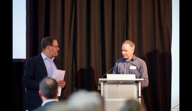 Stefan Güpfert et Rolf Meier, SSIGE, dans la session sur l’utilisation de l’eau
(Image: ©Geothermie Suisse / Roland J. Keller)