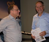 SVGW-Fachspezialist Fernwärme und Tagungsmoderator Bernhard Feuerhuber im Gespräch mit Michael Sarbach, CEO Regionalwerke AG Baden und Vorsitzender der Fernwärme-Hauptkommission des SVGW. SVGW-Fachspezialist Fernwärme und Tagungsmoderator Bernhard Feuerhuber im Gespräch mit Michael Sarbach, CEO Regionalwerke AG Baden und Vorsitzender der Fernwärme-Hauptkommission des SVGW.