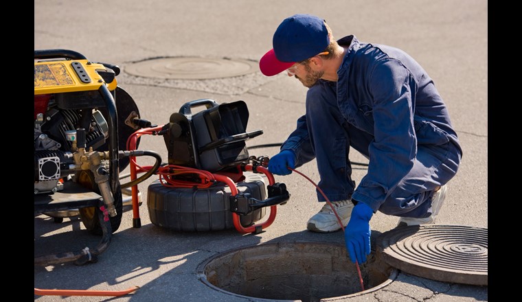 Inspection des canalisations par caméra:
une habitude à mettre en place au niveau
des Communes.
Photo: (c) leonnik/123rf.com