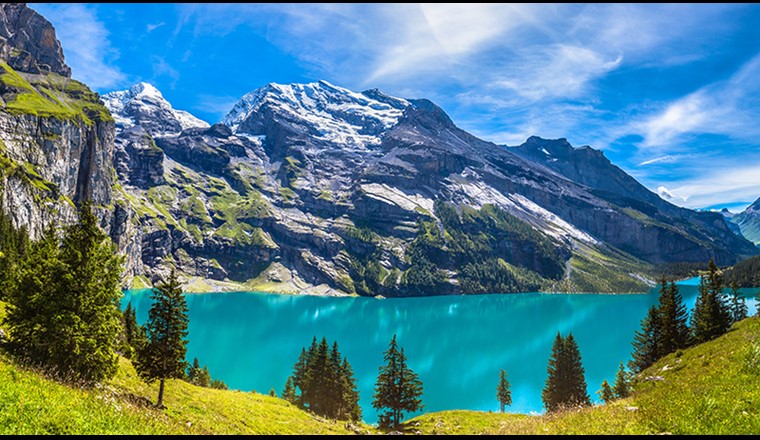 Le lac d’Oeschinen près de Kandersteg dans l’Oberland bernois (Image: ©istock)