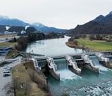 Axpo und Rhiienergie leisten mit der geplanten grünen Wasserstoffproduktion beim Wasserkraftwerk Reichenau einen wichtigen Beitrag zur Dekarbonisierung der Schweiz. (© Axpo)