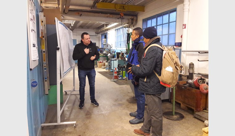Impressionen von den Besuchen der beiden madagassischen Techniker bei den Wasserversorgungen in Lausanne, Freiburg und Zürich.