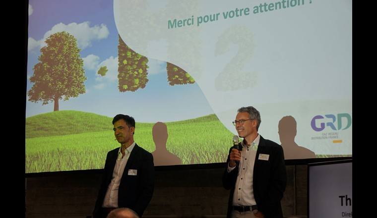 A la fin de la conférence, Thomas Muller (à g.) de Gaz Réseau Distribution France GRDF a accordé un regard de l'autre côté de la frontière.