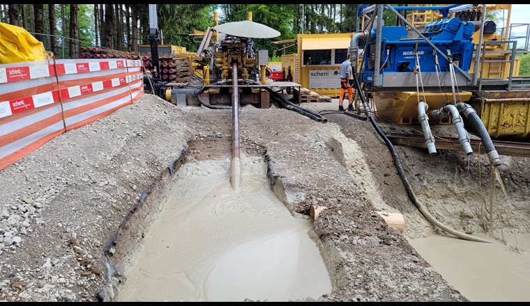 Fig. 6 Impressions des travaux de construction: foreuse. (Photo: Jean-Luc Auboeuf)