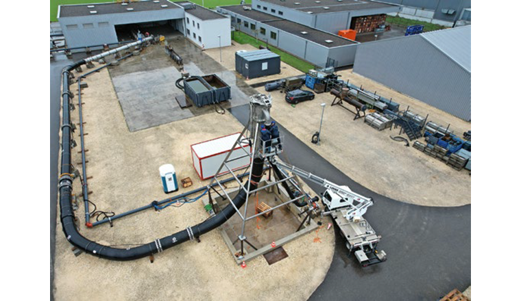 Fig. 7 Versuchsaufbau in Courroux. Alle Versuchskomponenten wurden im Massstab 1:1 getestet. Lediglich die Leitungslänge wurde verkürzt getestet.