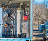 Diese Anlage ermöglicht die realitätsnahe Optimierung der Biogasproduktion
und markiert einen bedeutsamen Schritt in Richtung leistungsfähiger kleiner
Biogasanlagen.
