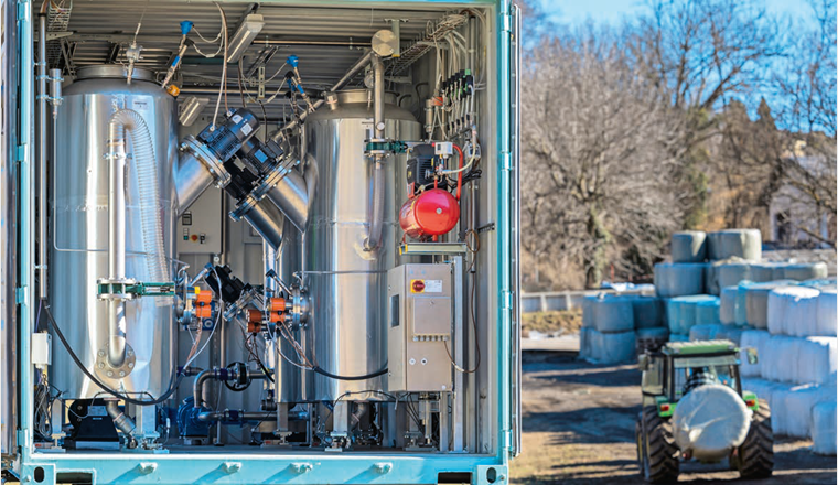 Diese Anlage ermöglicht die realitätsnahe Optimierung der Biogasproduktion
und markiert einen bedeutsamen Schritt in Richtung leistungsfähiger kleiner
Biogasanlagen.