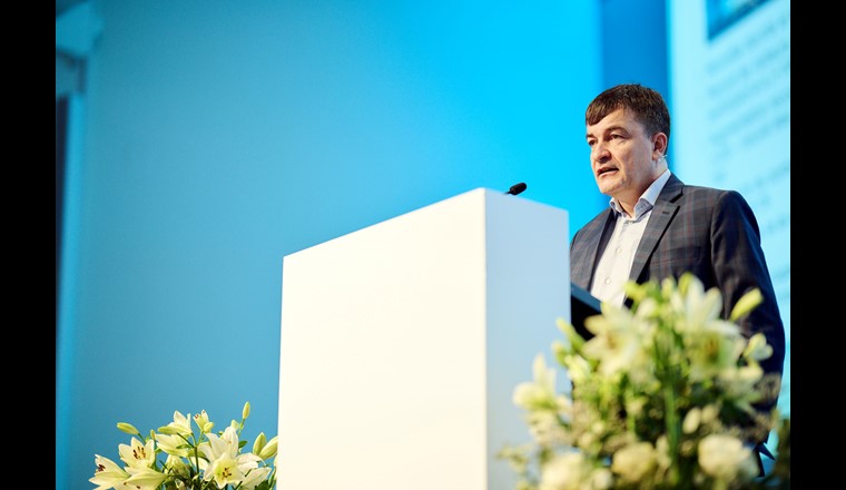 TNS-Geschäftsführer Andreas Hurni stellte die aktuellen Aktivitäten seines energiegeladenen Verbandes vor. (© M. Friedrich/TNS)