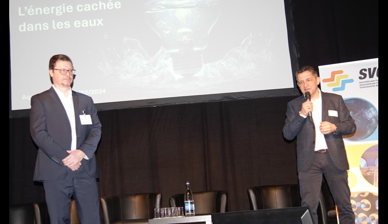 Einführung in den SVGW/VSA-Fachtag durch die beiden Moderatoren des Tages, Laurent Roquier (SVGW; links) und Luca Rossi (VSA).