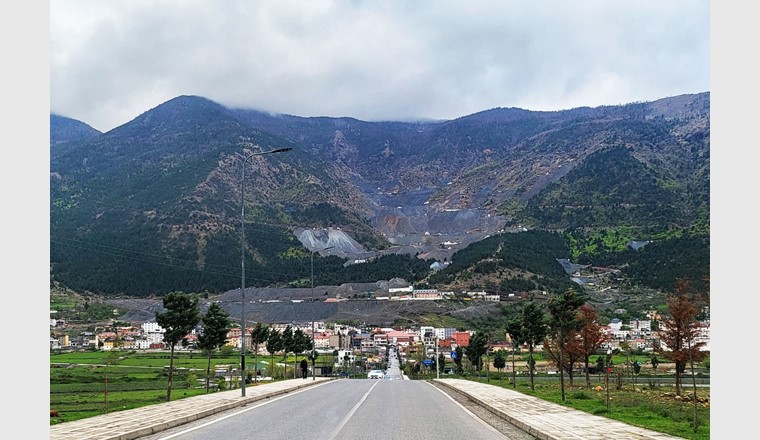 Vue de la mine de chrome de Bulqizë en Albanie
(© B. Muceku)