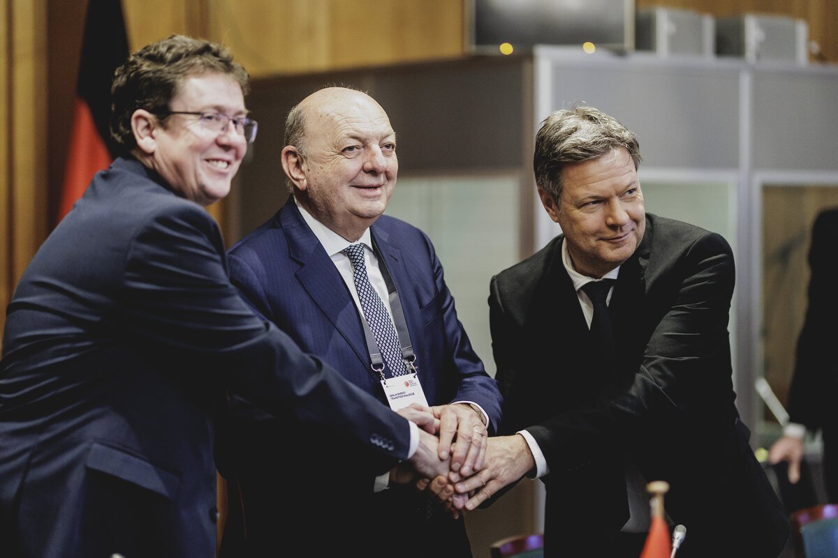 Bundesrat Rösti unterschreibt Gas-Solidaritätsabkommen mit Deutschland und Italien. (© Berlin Energy Transition Dialogue /BETD24)