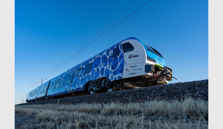 Dass mit einer Wasserstoff-Tankfüllung 2803 Kilometer ohne Nachtanken oder Aufladen erreicht wurden, sind Beweis für Einsatz von Wasserstoff im  Schienenverkehr. Im Bild: FLIRT H2 von Stadler, mit dem der Weltrekord in Colorado, USA, erbracht wurde. (© Stadler)