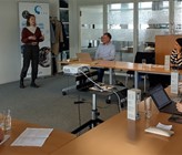 Nele Kirkerup stellt VSA Young Professionals der albanischen Delegation vor.
Foto: VSA Nele Kirkerup stellt VSA Young Professionals der albanischen Delegation vor.
Foto: VSA