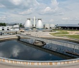 Die stufenweise Reduktion des Stromverbrauchs soll die hygienische Probleme in den Gewässern verhindern. (Bild: Werner, Adobe Stock) Die stufenweise Reduktion des Stromverbrauchs soll die hygienische Probleme in den Gewässern verhindern. (Bild: Werner, Adobe Stock)