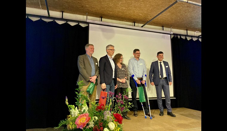 Les nouveaux membres élus du Comité avec la co-présidence. De g. à dr. : Aki Kleiner, Gerhard Koch, co-présidente Anja Herlyn, Reto Steinemann et co-président Mauro Suà. 
Foto: Sicher/VSA