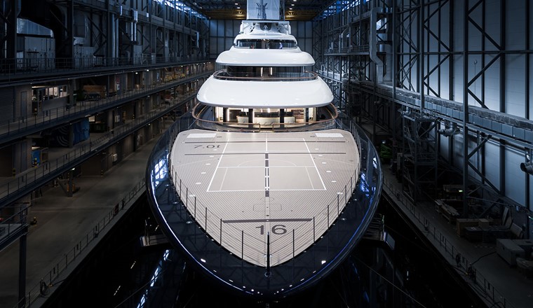 Die Wasserstoff-Superyacht 821 hat die Werft in Amsterdam Anfang Mai verlassen. (Bild: Feadship)