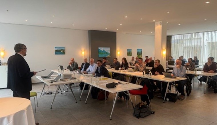 Ronald Hagger d'Energie 360° AG a introduit le sujet. (Image : SVGW)