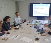 Austausch zwischen der SHUKALB-Delegation und dem Leiter des VSA-Centre de Compétence «Abwasserreinigung» in Bern. Austausch zwischen der SHUKALB-Delegation und dem Leiter des VSA-Centre de Compétence «Abwasserreinigung» in Bern.