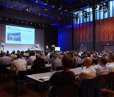 Die Jahresversammlung 2024 des SVGW fand im Trafo in Baden statt. Über 200 Mitglieder und Gäste nahmen am Anlass teil. (Bild: SVGW) Die Jahresversammlung 2024 des SVGW fand im Trafo in Baden statt. Über 200 Mitglieder und Gäste nahmen am Anlass teil. (Bild: SVGW)