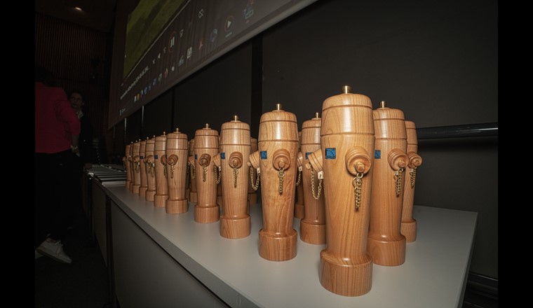 Die nicht wegzudenkenden Pfeffermühlen in Hydrantenform. (© Beni Meier)