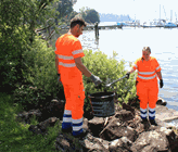 Unterwegs mit der Fachfrau Betriebsunterhalt in Luzern.
Foto: Sicher/VSA Unterwegs mit der Fachfrau Betriebsunterhalt in Luzern.
Foto: Sicher/VSA