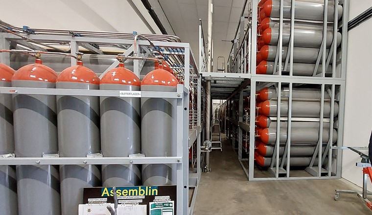 Stockage intermédiaire de gaz au dépôt de bus à Uppsala. (Imge : OST)