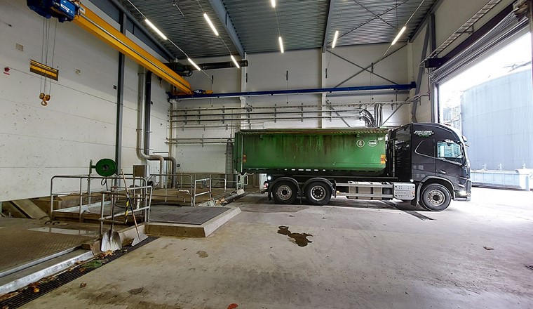 Livraison de déchets verts pour l’usine de biogaz d’Uppsala Vatten. (Image : OST)