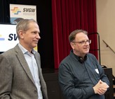 Organisator und Tagungsmoderator Bernhard Feuerhuber (rechts) im Gespräch mit Michael Sarbach, der das Einführungsreferat hielt. Organisator und Tagungsmoderator Bernhard Feuerhuber (rechts) im Gespräch mit Michael Sarbach, der das Einführungsreferat hielt.