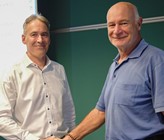 Andreas Hirt verabschiedet Gérard Luyet (SIG) nach 20 Jahren Einsitz in der W-HK. Andreas Hirt verabschiedet Gérard Luyet (SIG) nach 20 Jahren Einsitz in der W-HK.