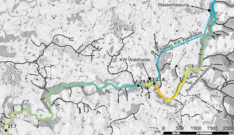 Fig. 3 Wassertemperatur [°C] entlang der Sihl, gemessen am 9. August 2019 (16:00 Uhr). Entlang der 4500 m langen Restwasserstrecke (zwischen der Wasserfassung und dem Kraftwerk Waldhalde) zeigen die Messungen einen Temperaturanstieg von 4,7 °C, nach der Wasserrückgabe beim Kraftwerk eine Abkühlung von 3,8 °C. (übernommene Abbildung aus Mende & Sieber [27])