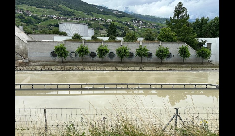 Vue de de la STEP de Sierre-Noës sous l’eau après les intempéries. Photo : © Etat du Valais