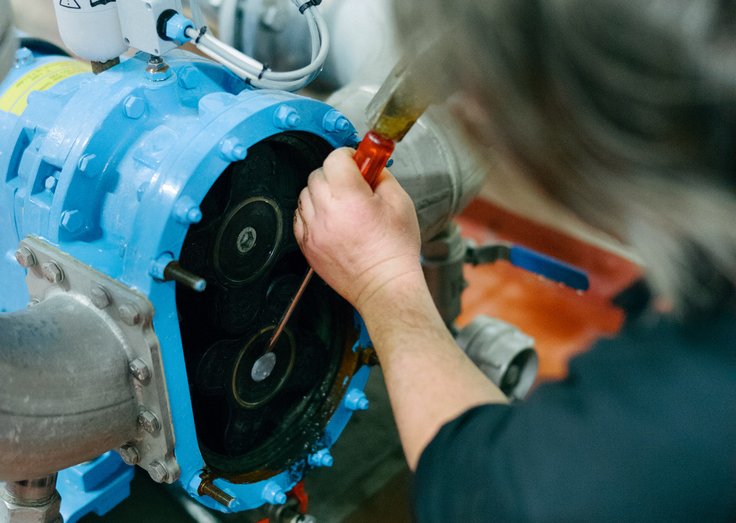 Instandhaltungsarbeiten auf ARA. 
Foto: Milad/VSA