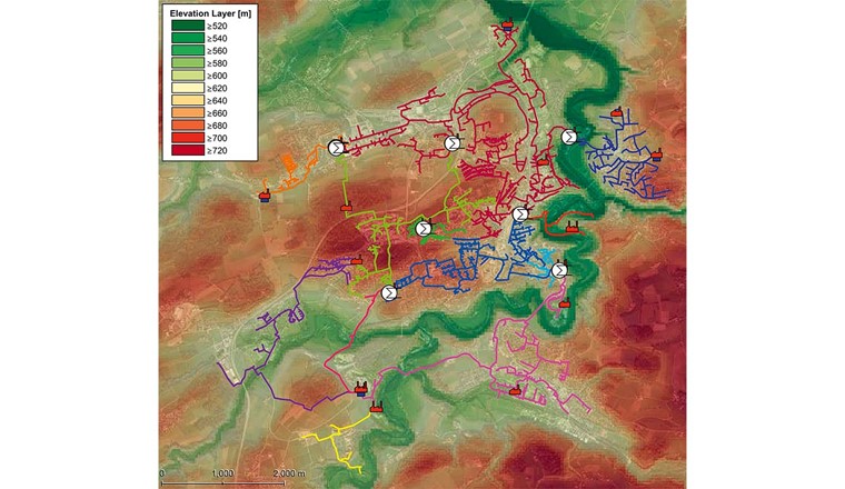 Fig. 4 Développement à long terme du réseau CADFR et relief topographique.