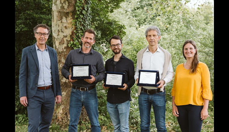 Andres Kronenberg, Vize-Präsident InfraWatt,  Roman Bieri, Betriebsleiter ARA Lenzburg, Vincenzo Guzzardi, Blue Factory, Christoph Egli, Geschäftsführer AVA Altenrhein, Laure Deschaintre, Geschäftsführerin InfraWatt 
© Eve Kohler Fotografie