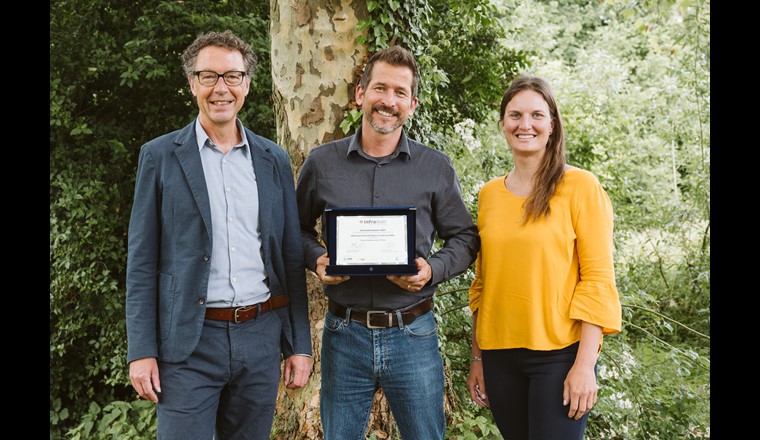 Andres Kronenberg, Vize-Präsident InfraWatt, Roman Bieri, Betriebsleiter ARA Lenzburg, Laure Deschaintre, Geschäftsführerin InfraWatt  
© Eve Kohler Fotografie