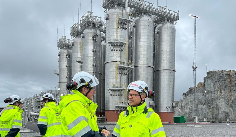 Bundesrat Alber Rösti bei der Besichtigung der CO2-Speicheranlage «Northern Lights» in der Nähe von Bergen. (Bild: UVEK)