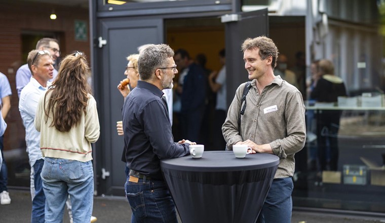 Les échanges personnels et le réseautage n'ont pas été en reste lors de la journée d'information. (© Eawag, Nicola Pitaro)
