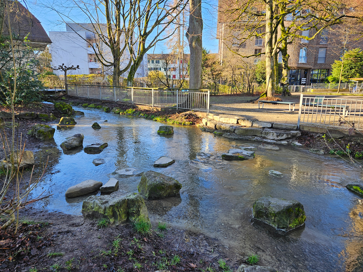 Questions de sécurité relatives aux plans d'eau ouverts dans les zones urbaines