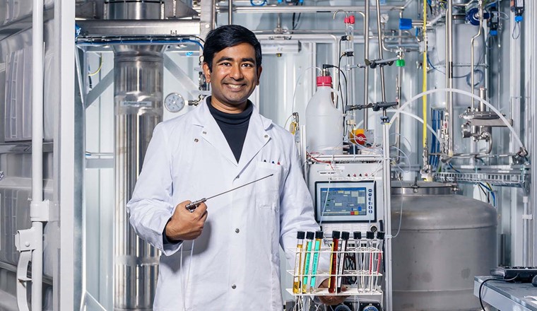 Ayush Agarwal hat sich während seiner Doktorarbeit am Zentrum für Energie- und Umweltwissenschaften des PSI mit der Analyse von Biogas beschäftigt. © Paul Scherrer Institut PSI/Markus Fischer