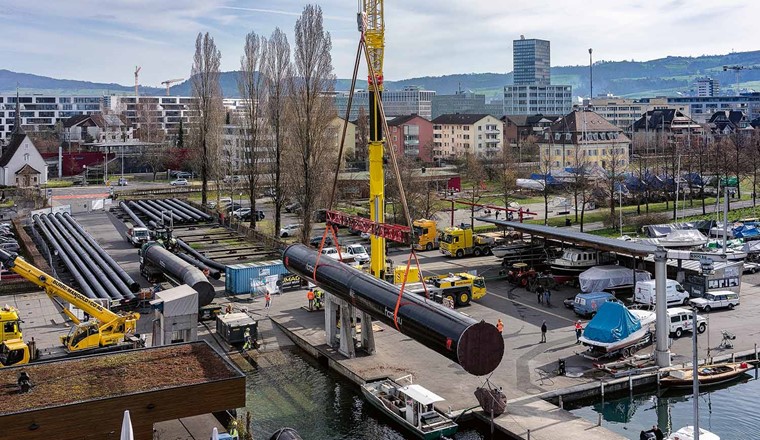 Fig. 9 Verlegung der Transportleitung in den Zugersee.